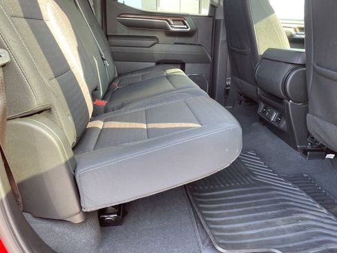 Used 2024 Chevrolet Silverado 1500 LT image 33