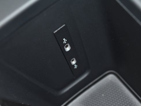 New 2026 Volkswagen Tiguan SE image 12