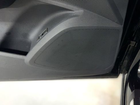 Used 2025 Audi Q5 Premium w/ Convenience Package image 21