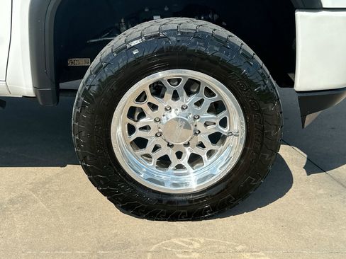 Used 2022 GMC Sierra 3500 Denali w/ Technology Package image 10