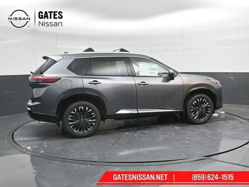 New 2026 Nissan Rogue Platinum w/ Platinum Premium Package image 3