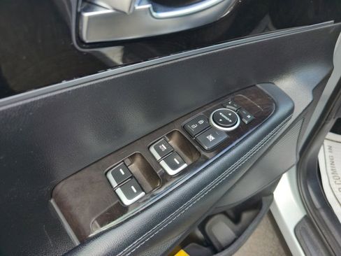 Used 2017 Kia Sorento FWD w/ LX Convenience Package image 11