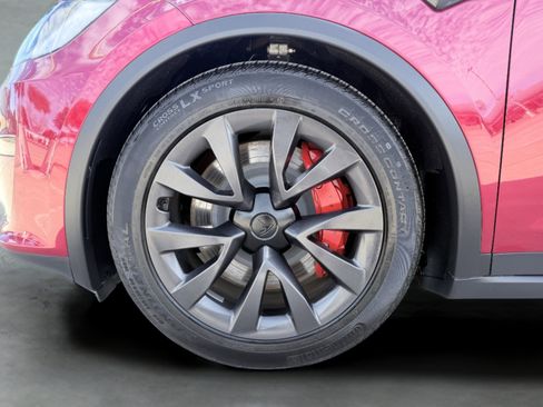 Used 2025 Tesla Model X Plaid image 18