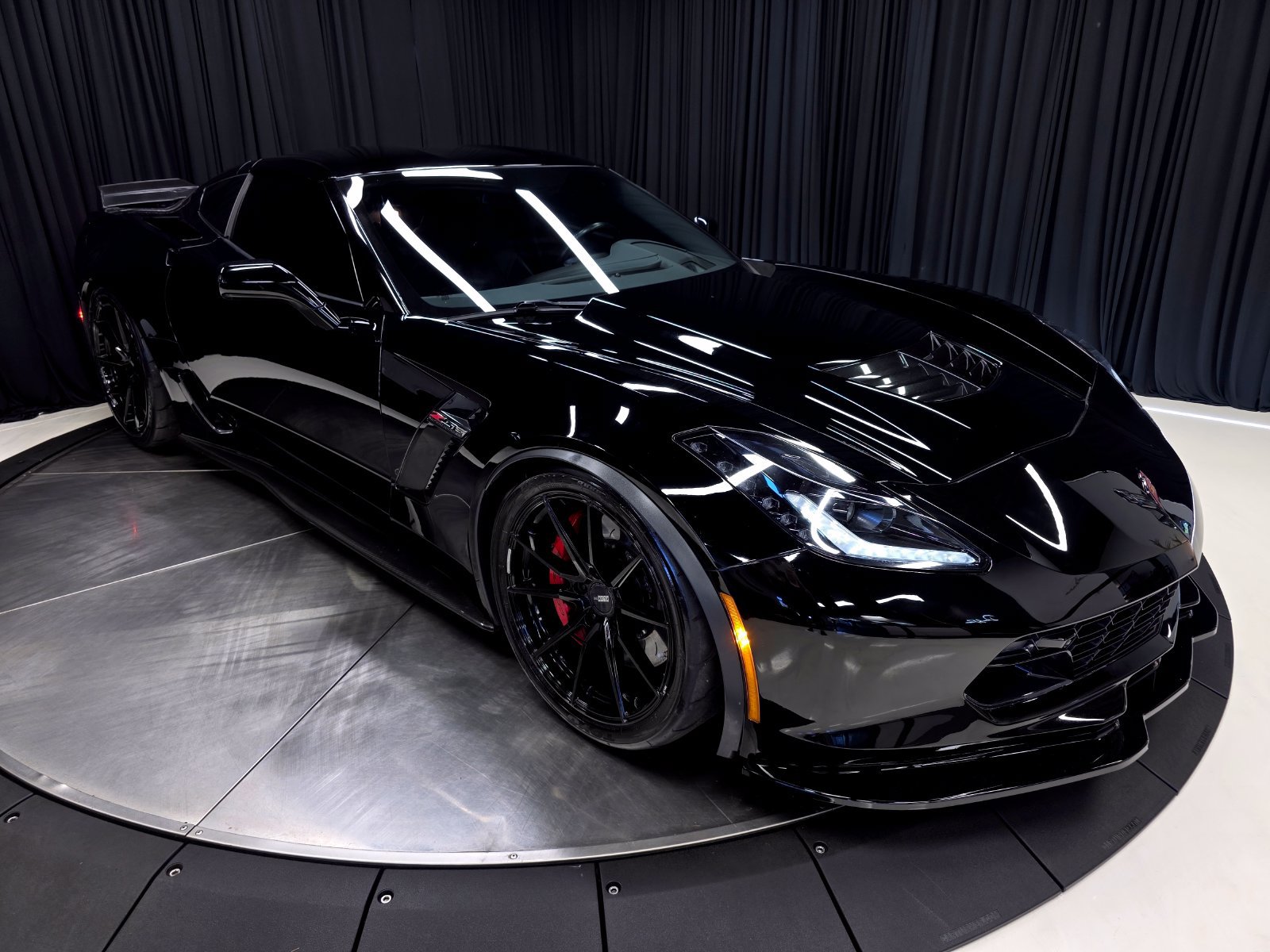 Used 2016 Chevrolet Corvette Z06 w/ 2LZ Preferred Equipment Group RWD image 45