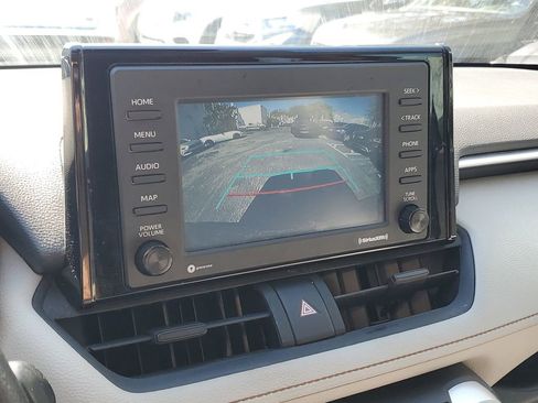 Used 2020 Toyota RAV4 XLE w/ Convenience Package image 28