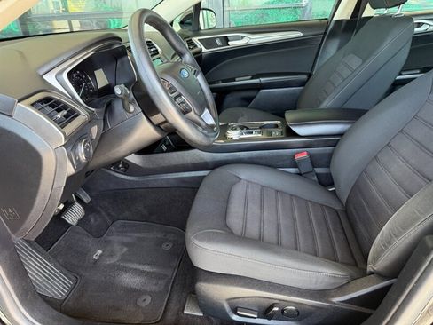Used 2020 Ford Fusion SE image 17