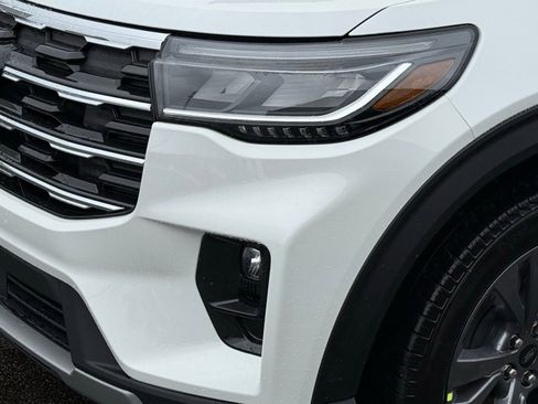 New 2026 Ford Explorer Active w/ Active Comfort Package image 11