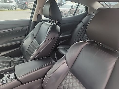 Used 2023 Nissan Maxima Platinum w/ Sport Mat Group FWD image 11