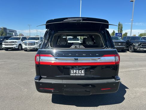 Used 2018 Lincoln Navigator L Reserve w/ Technology Package AWD/4WD image 15