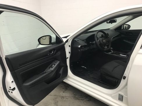 Used 2023 Nissan Altima 2.5 S image 11