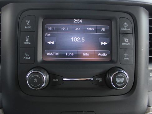 Used 2019 RAM 3500 Tradesman w/ Chrome Appearance Group image 32