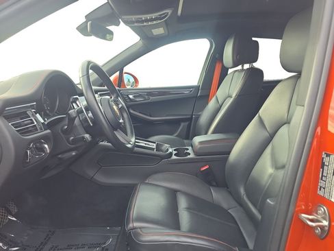 Used 2023 Porsche Macan image 10
