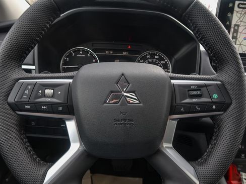 New 2026 Mitsubishi Outlander AWD image 30