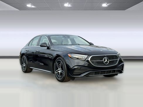Used 2026 Mercedes-Benz E 350 4MATIC Sedan image 7