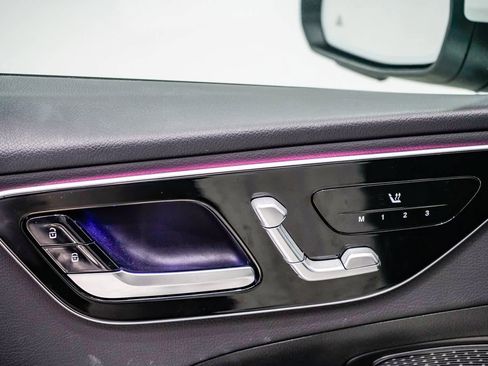 Used 2025 Mercedes-Benz C 300 Sedan image 20