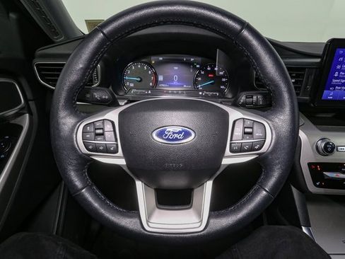 Used 2022 Ford Explorer XLT w/ Equipment Group 202A image 32