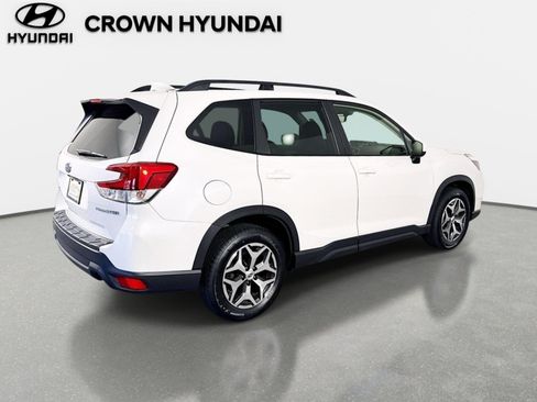 Used 2019 Subaru Forester Premium AWD/4WD image 6