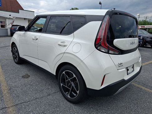 Used 2024 Kia Soul EX FWD image 3