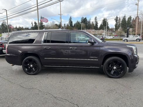 Used 2015 GMC Yukon XL Denali w/ Premium Package image 12