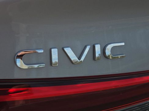 Used 2024 Honda Civic Touring image 17