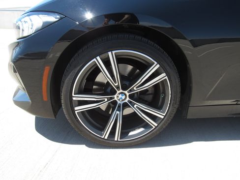Used 2024 BMW 330i Sedan w/ Premium Package RWD image 4
