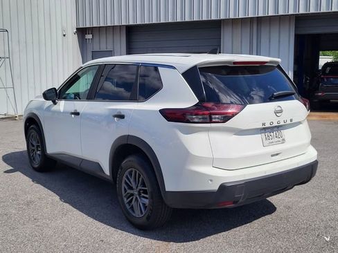 Used 2024 Nissan Rogue S FWD image 5