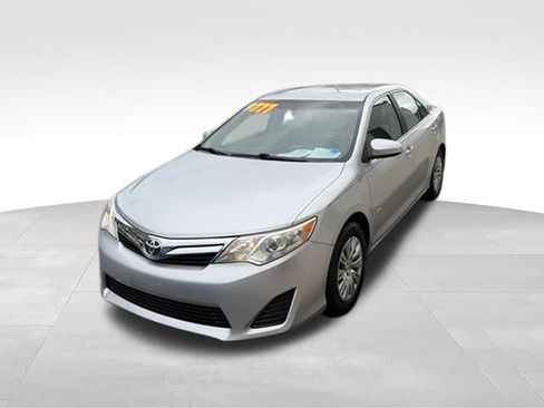 Used 2012 Toyota Camry LE FWD image 31