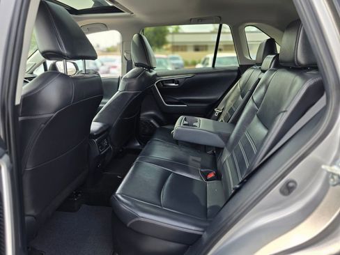Used 2020 Toyota RAV4 Limited w/ Carpet Mat Package AWD/4WD image 18