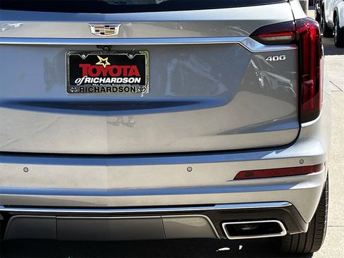 Used 2025 Cadillac XT6 Premium Luxury image 6