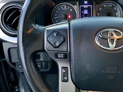 Used 2019 Toyota Tacoma SR5 RWD image 23