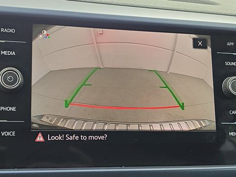 Certified 2024 Volkswagen Taos SE image 22