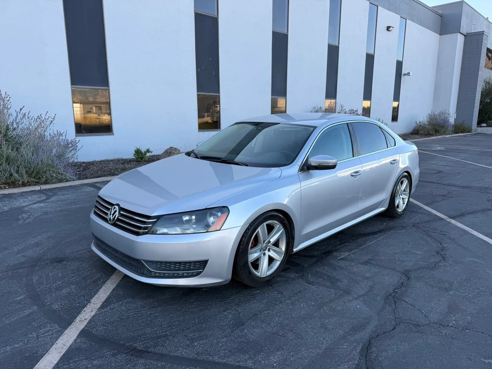 Used 2013 Volkswagen Passat 2.5 SE FWD image 1