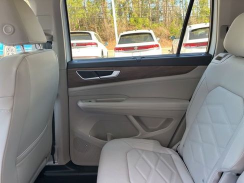 New 2026 Volkswagen Atlas SE image 15