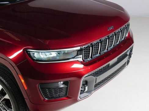 Used 2022 Jeep Grand Cherokee Overland w/ Luxury Tech Group IV image 32