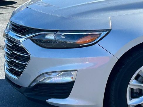 Used 2019 Chevrolet Malibu LT FWD image 12