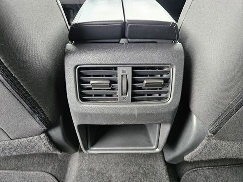 Used 2024 Nissan Rogue S image 11