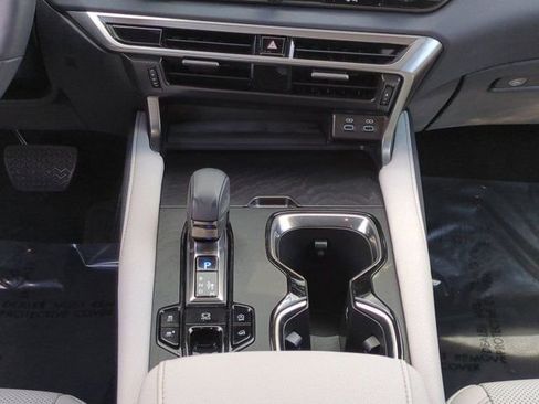 Used 2024 Lexus RX 350 Premium w/ Kick Sensor & Tow Package AWD/4WD image 17
