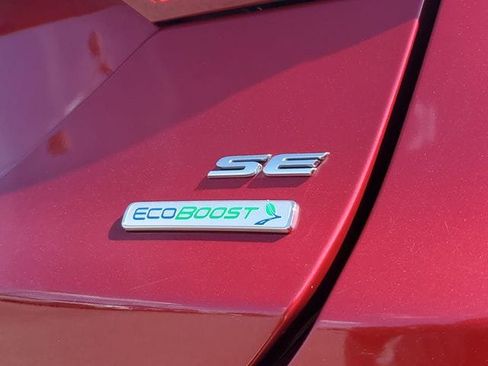 Used 2017 Ford Fusion SE w/ Fusion SE Technology Package image 7