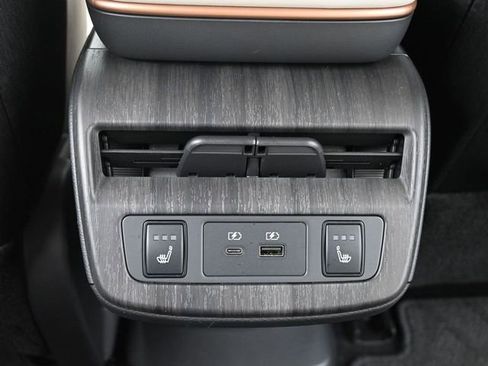 Used 2023 Nissan Ariya FWD image 19