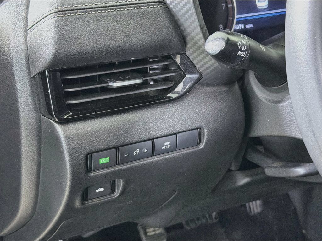 Used 2021 Nissan Sentra SV FWD image 13