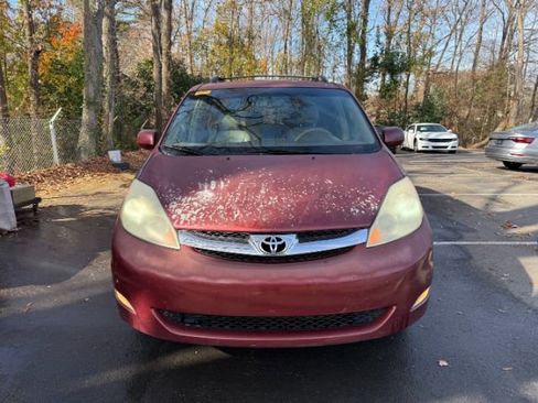 Used 2007 Toyota Sienna XLE Limited image 2