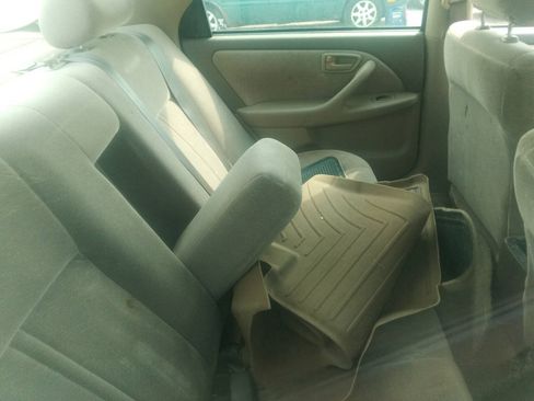 Used 1998 Toyota Camry LE FWD image 28