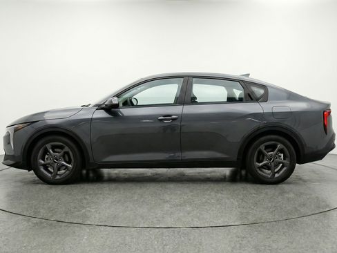 Used 2025 Kia K4 LXS image 5