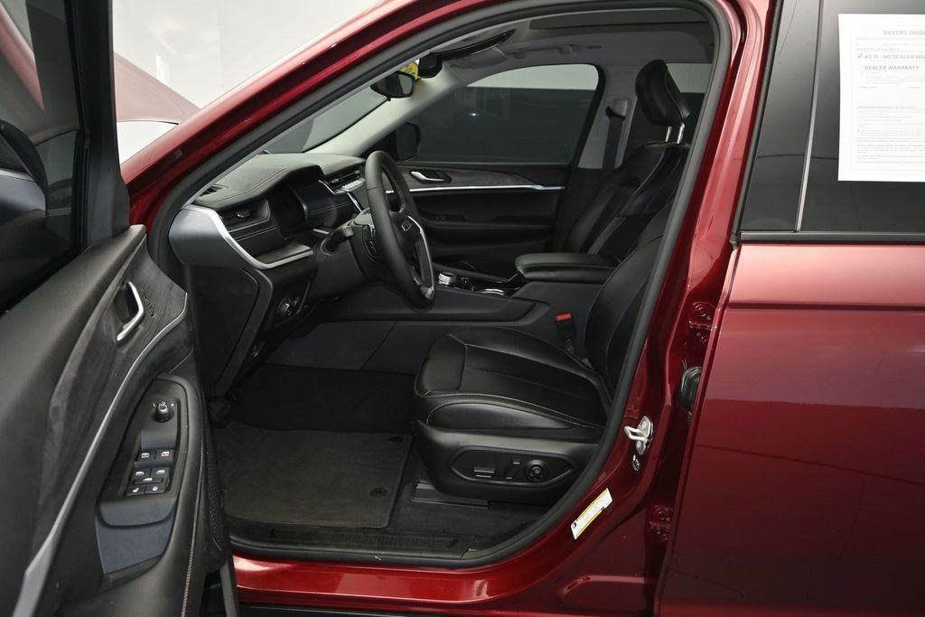Used 2023 Jeep Grand Cherokee L Limited RWD image 14