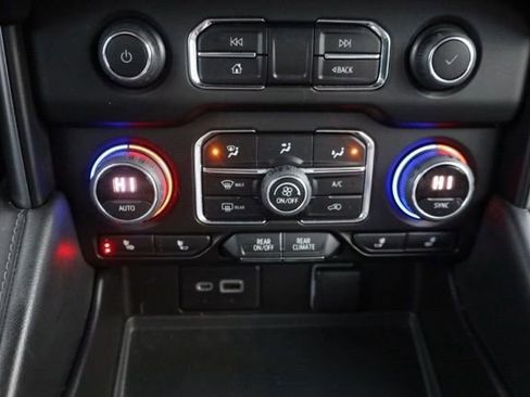 Used 2022 Chevrolet Tahoe LT image 28