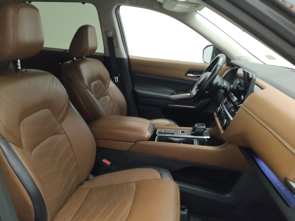 Used 2022 Nissan Pathfinder Platinum w/ Cargo Package FWD image 21
