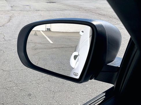 Used 2019 Jeep Cherokee Trailhawk w/ Comfort/Convenience Group image 28