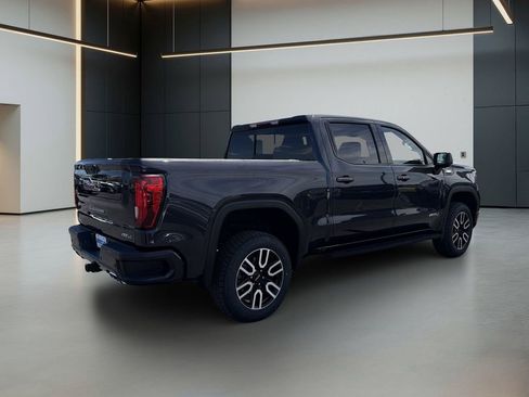 Certified 2022 GMC Sierra 1500 AT4 w/ AT4 Premium Package AWD/4WD image 5