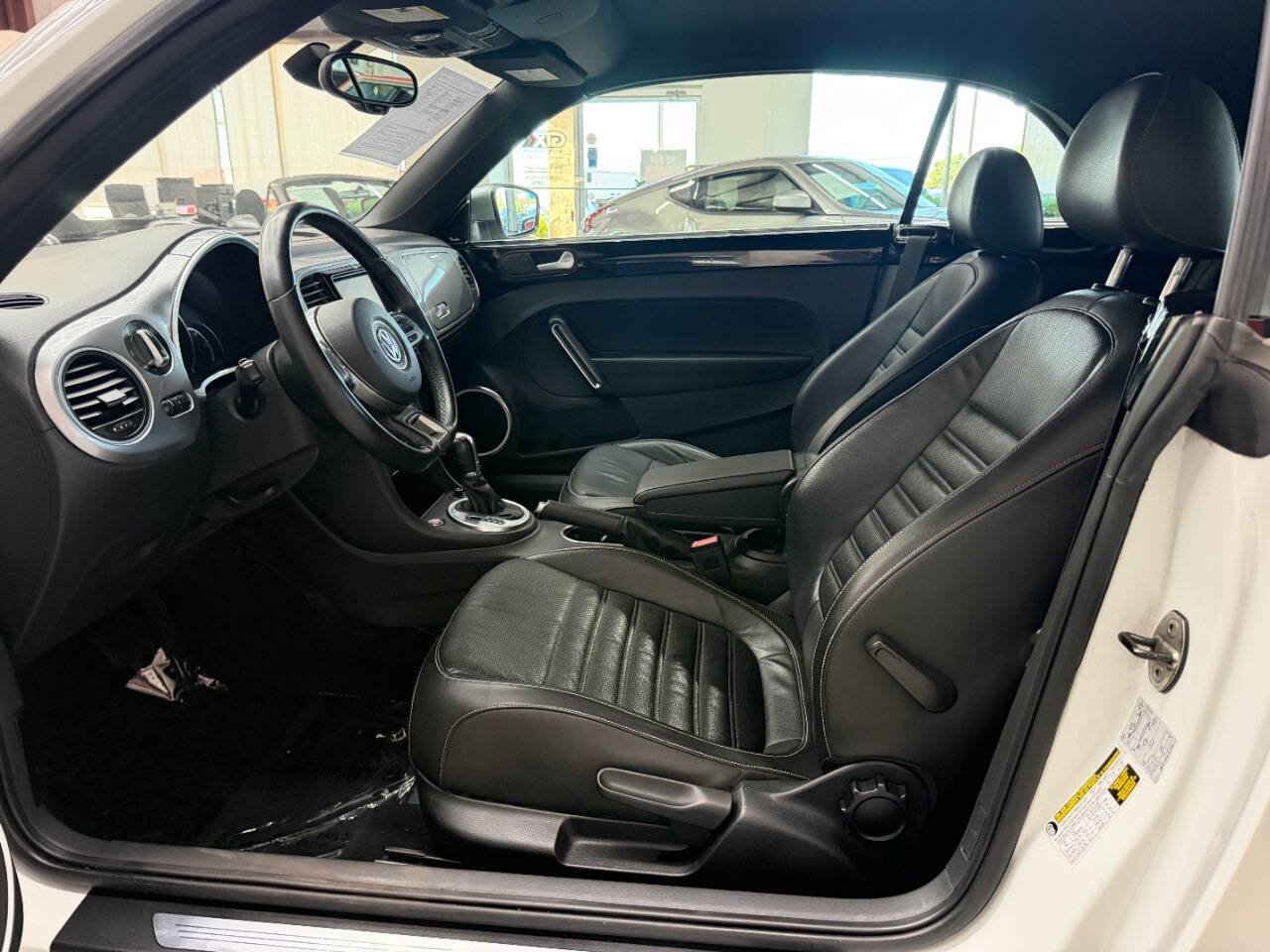 Used 2014 Volkswagen Beetle 1.8T FWD image 11