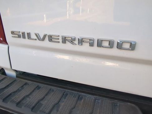 Used 2022 Chevrolet Silverado 2500 Custom w/ Custom Convenience Package image 8